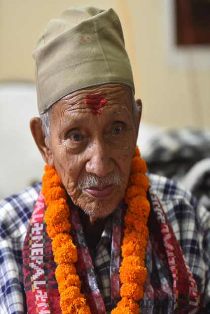१०३औँ जन्मदिन मनाउँदै संस्कृतिविद् जोशी, मतदान नगर्ने